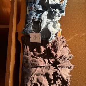 2 pairs O’Neill shorts one with tags